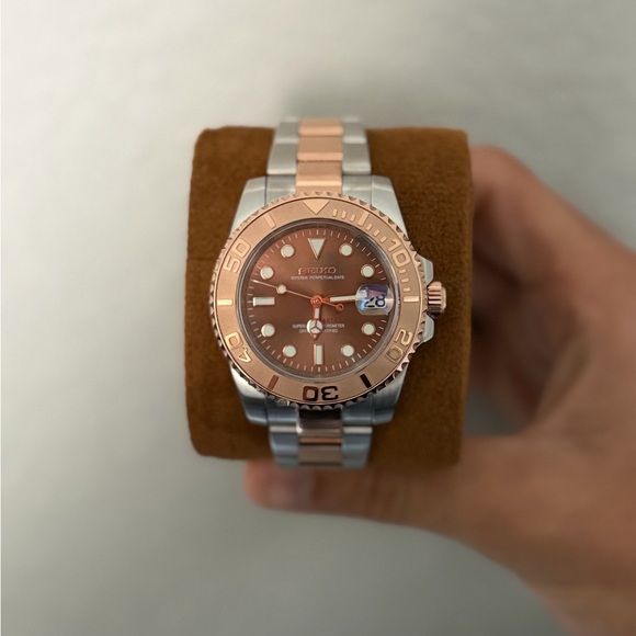 Seiko Mod: Two Tone Yachtmaster - Picture 9 of 14